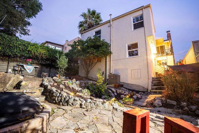 2925 El Monte Ave, Oakland, CA 94605