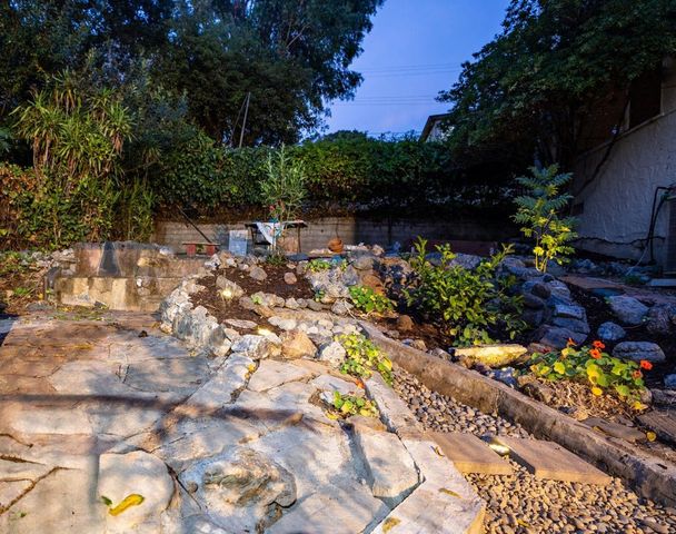 2925 El Monte Ave, Oakland, CA 94605