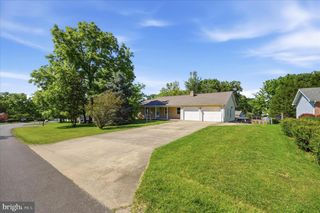 437 TUSCAWILLA DR, Charles Town, WV 25414