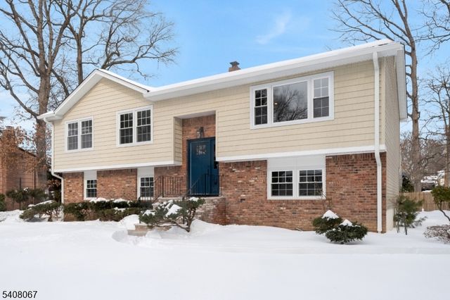 12 Roosevelt Ave, East Hanover Twp., NJ 07936