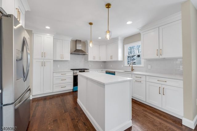 12 Roosevelt Ave, East Hanover Twp., NJ 07936