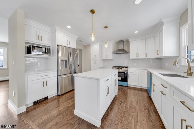 12 Roosevelt Ave, East Hanover Twp., NJ 07936