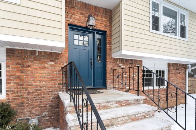 12 Roosevelt Ave, East Hanover Twp., NJ 07936