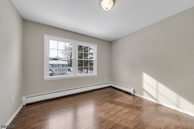 12 Roosevelt Ave, East Hanover Twp., NJ 07936