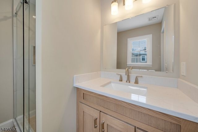 12 Roosevelt Ave, East Hanover Twp., NJ 07936