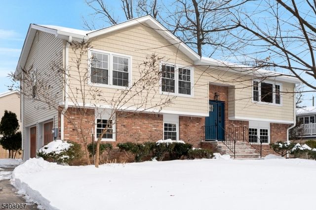 12 Roosevelt Ave, East Hanover Twp., NJ 07936