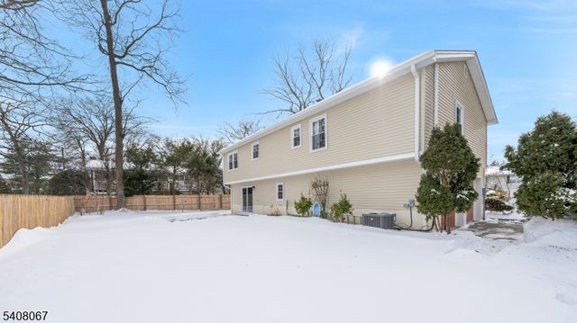 12 Roosevelt Ave, East Hanover Twp., NJ 07936