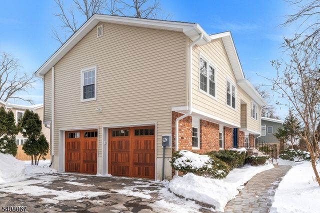 12 Roosevelt Ave, East Hanover Twp., NJ 07936