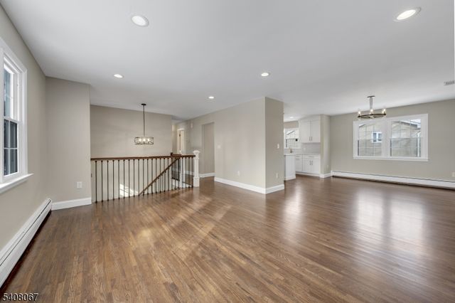 12 Roosevelt Ave, East Hanover Twp., NJ 07936