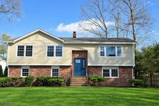 12 Roosevelt Ave, East Hanover Twp., NJ 07936