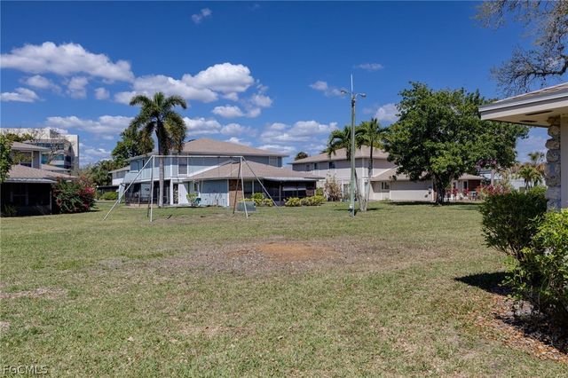 3265 Royal Canadian TRCE 3, Fort Myers, FL 33907