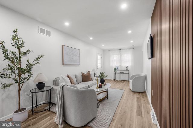 108 E MAIDEN LN, Somerdale, NJ 08083