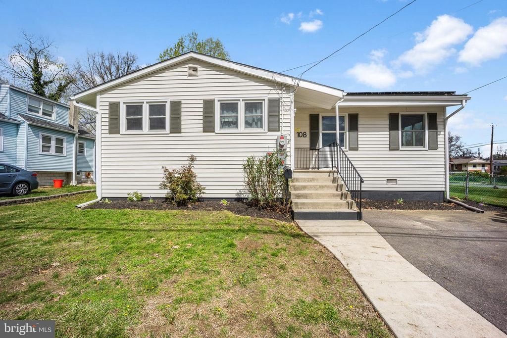108 E MAIDEN LN, Somerdale, NJ 08083
