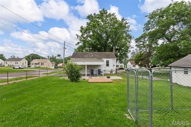 9501 Miriam Avenue, Overland, MO 63114