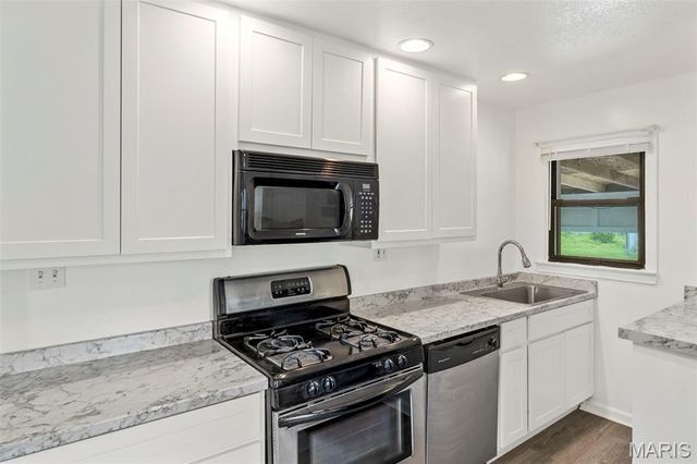 9501 Miriam Avenue, Overland, MO 63114