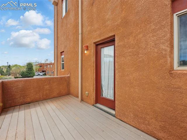 18 Taos Place, Manitou Springs, CO 80829