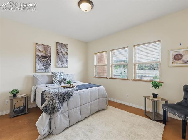 18 Taos Place, Manitou Springs, CO 80829