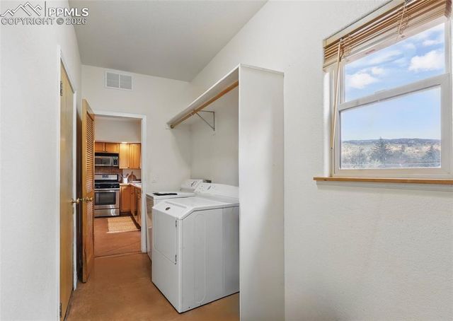 18 Taos Place, Manitou Springs, CO 80829