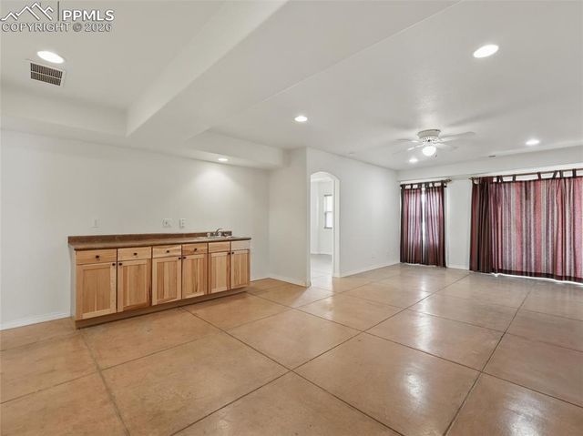 18 Taos Place, Manitou Springs, CO 80829