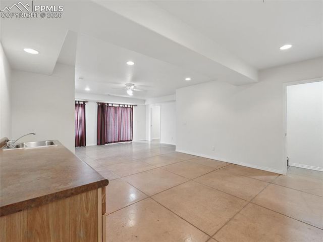 18 Taos Place, Manitou Springs, CO 80829