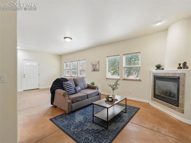 18 Taos Place, Manitou Springs, CO 80829