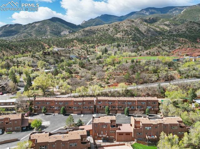 18 Taos Place, Manitou Springs, CO 80829
