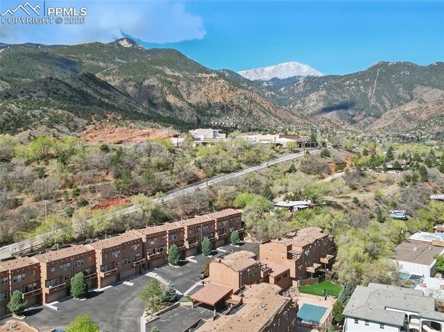 18 Taos Place, Manitou Springs, CO 80829