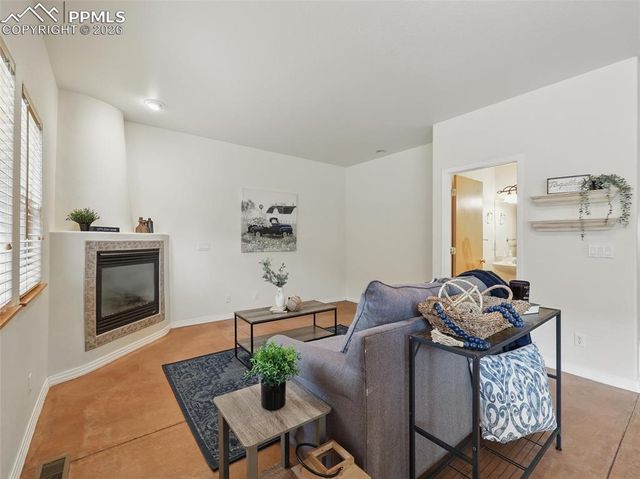 18 Taos Place, Manitou Springs, CO 80829