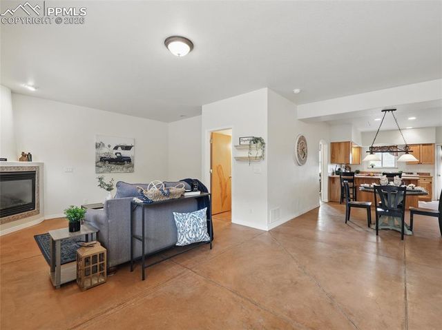 18 Taos Place, Manitou Springs, CO 80829