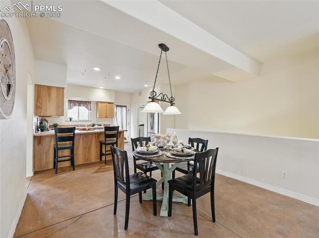 18 Taos Place, Manitou Springs, CO 80829