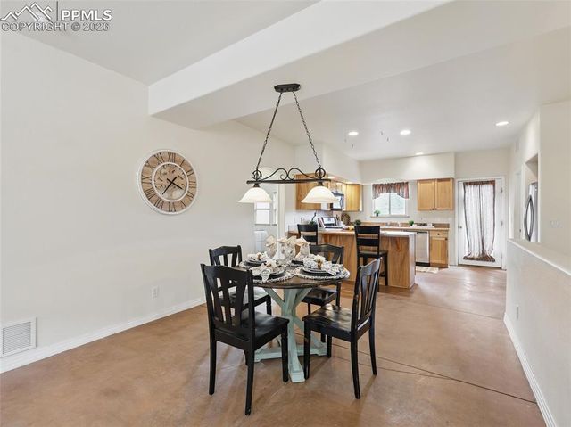 18 Taos Place, Manitou Springs, CO 80829