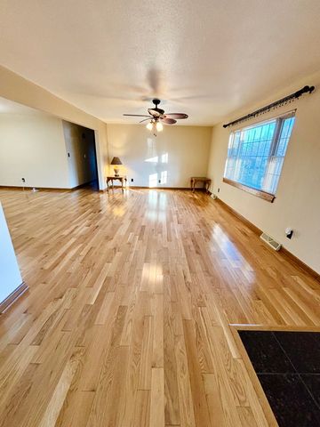 1700 Ankney Place, Neosho, MO 64850