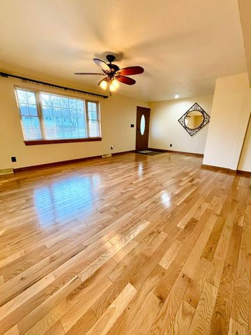 1700 Ankney Place, Neosho, MO 64850