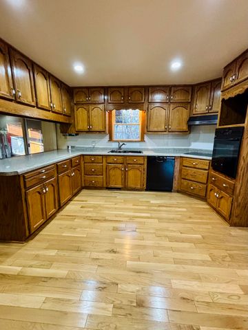 1700 Ankney Place, Neosho, MO 64850