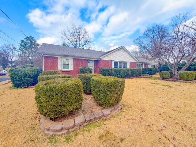 544 E Madison St, Pulaski, TN 38478