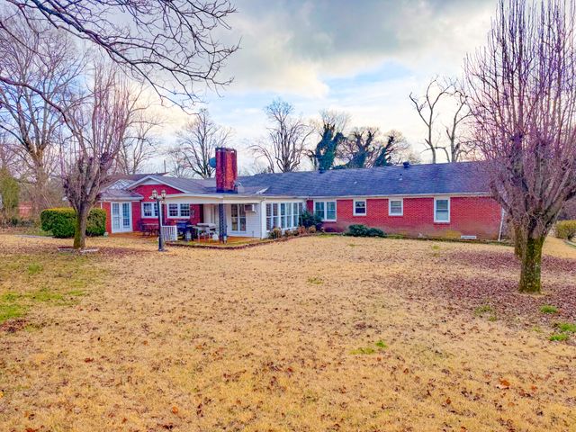 544 E Madison St, Pulaski, TN 38478