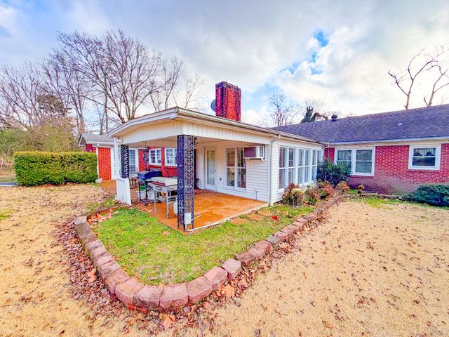 544 E Madison St, Pulaski, TN 38478