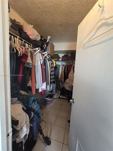 9688 Fontainebleau Blvd 409, Miami, FL 33172