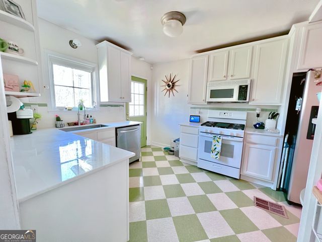 2494 Batavia Street, East Point, GA 30344