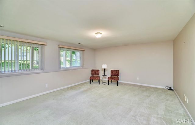 130 Southern Oaks Drive 48B, St Charles, MO 63303