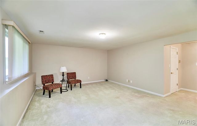 130 Southern Oaks Drive 48B, St Charles, MO 63303