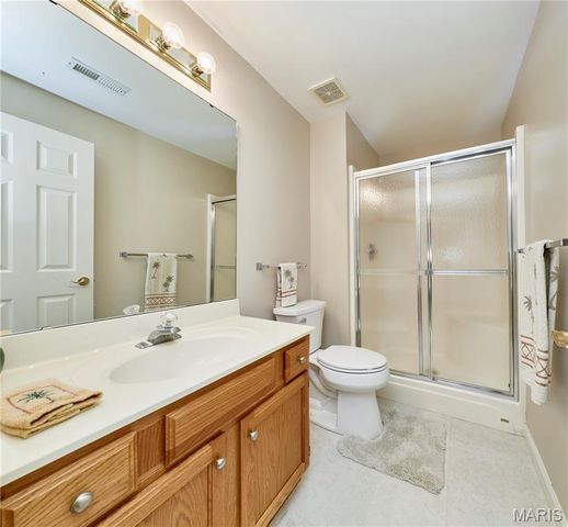 130 Southern Oaks Drive 48B, St Charles, MO 63303