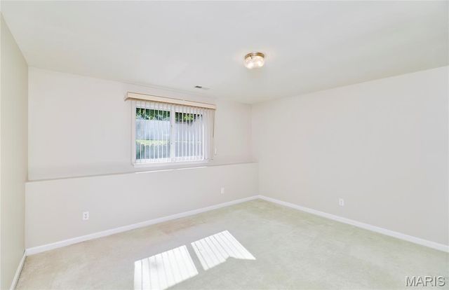130 Southern Oaks Drive 48B, St Charles, MO 63303