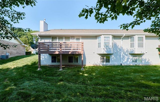 130 Southern Oaks Drive 48B, St Charles, MO 63303