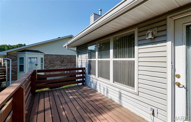 130 Southern Oaks Drive 48B, St Charles, MO 63303