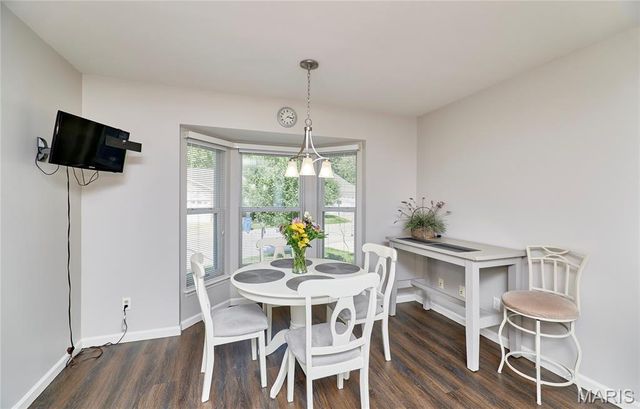 130 Southern Oaks Drive 48B, St Charles, MO 63303