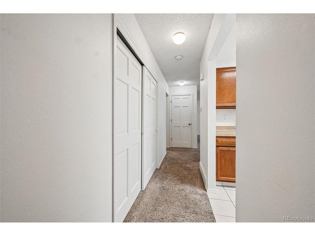 82 S Eagle Cir, Aurora, CO 80012
