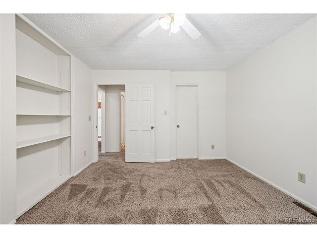 82 S Eagle Cir, Aurora, CO 80012