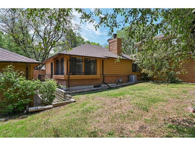 82 S Eagle Cir, Aurora, CO 80012