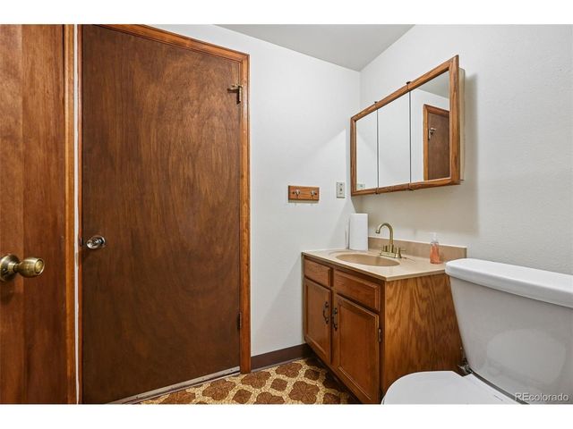 82 S Eagle Cir, Aurora, CO 80012
